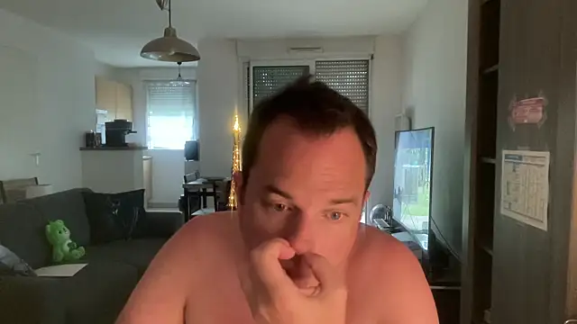 Snapshot of Funnyjul31 chatting on May 3, 2026, 5:27 pm Funnyjul31 online show from May 3, 2026, 5:27 pm