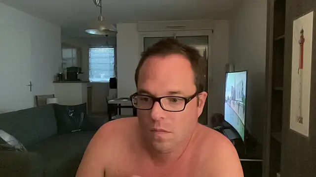 Snapshot of Funnyjul31 chatting on June 18, 2026, 4:12 pm Funnyjul31 online show from June 18, 2026, 4:12 pm