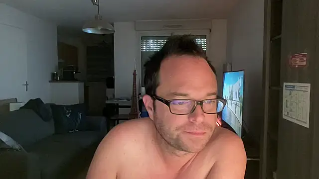 Snapshot of Funnyjul31 chatting on May 8, 2026, 10:52 am Funnyjul31 online show from May 8, 2026, 10:52 am