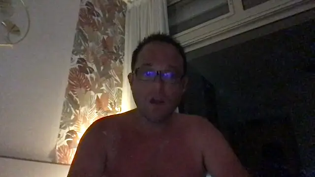 Snapshot of Funnyjul31 chatting on June 6, 2026, 8:36 pm Funnyjul31 online show from June 6, 2026, 8:36 pm
