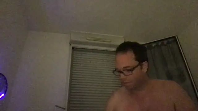 Snapshot of Funnyjul31 chatting on May 9, 2026, 10:02 pm Funnyjul31 online show from May 9, 2026, 10:02 pm
