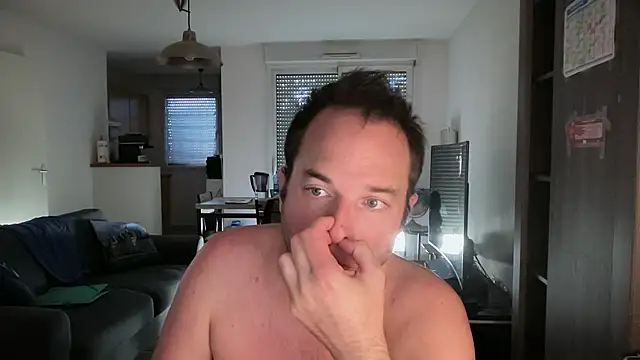 Funnyjul31 online show from October 7, 2025, 1:01 pm