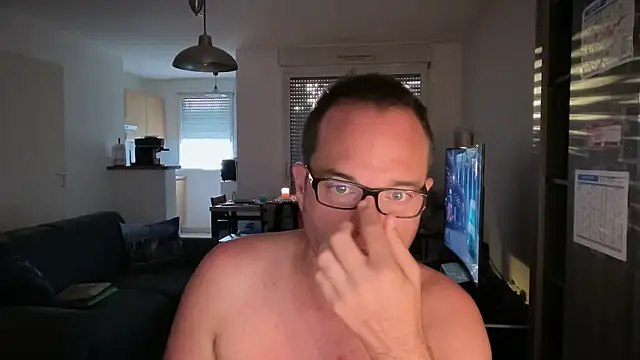 Funnyjul31 online show from October 14, 2025, 4:40 pm