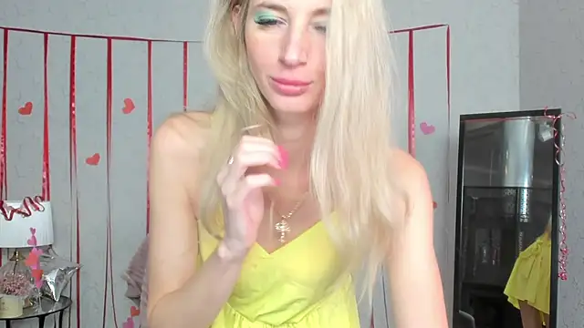 Snapshot of skinnyladyy chatting on February 21, 2025, 2:06 am skinnyladyy online show from February 21, 2025, 2:06 am