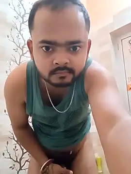 guavam65 online show from April 16, 2026, 11:51 pm