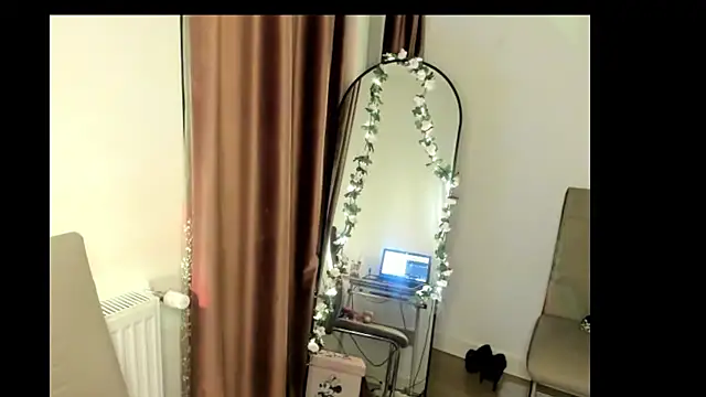 Snapshot of LadyLyanna chatting on March 9, 2025, 7:59 pm LadyLyanna online show from March 9, 2025, 7:59 pm