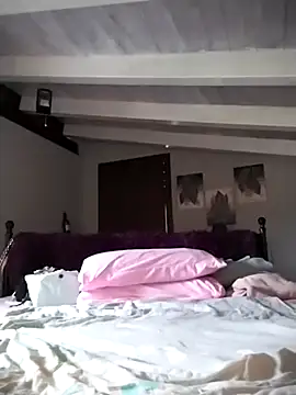 divinaerotica online show from February 22, 2026, 3:35 pm