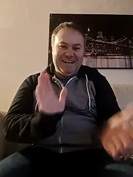 Snapshot of Pourleplasirs chatting on February 15, 2025, 10:21 pm Pourleplasirs online show from February 15, 2025, 10:21 pm