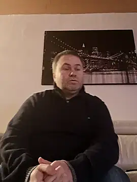 Snapshot of Pourleplasirs chatting on February 5, 2025, 10:44 pm Pourleplasirs online show from February 5, 2025, 10:44 pm