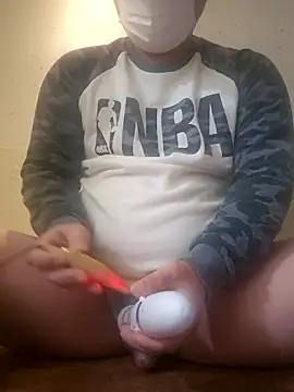 Snapshot of Tyyyggjju chatting on February 10, 2026, 11:31 am Tyyyggjju online show from February 10, 2026, 11:31 am