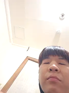 Snapshot of Tyyyggjju chatting on November 4, 2025, 11:36 am Tyyyggjju online show from November 4, 2025, 11:36 am