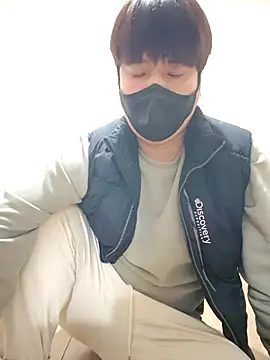 Snapshot of Tyyyggjju chatting on December 5, 2025, 1:53 pm Tyyyggjju online show from December 5, 2025, 1:53 pm