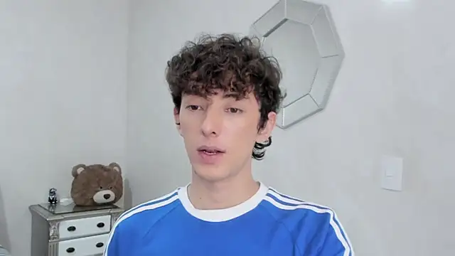 miketwink online show from February 12, 2026, 8:52 pm