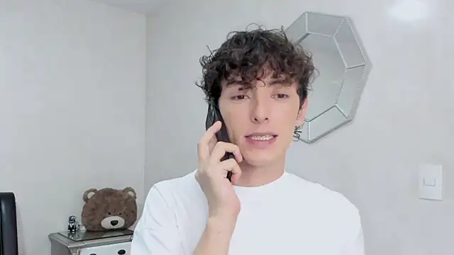 miketwink online show from February 11, 2026, 11:04 pm