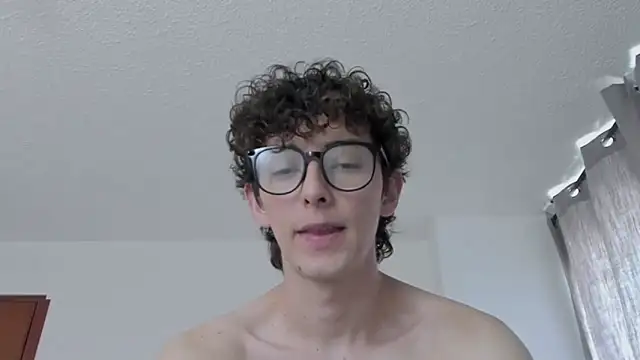 Snapshot of miketwink chatting on October 15, 2025, 6:05 pm miketwink online show from October 15, 2025, 6:05 pm