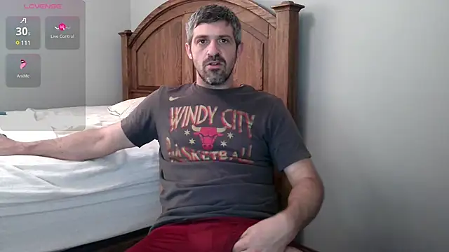 Snapshot of Troyt87 chatting on June 9, 2026, 4:30 pm Troyt87 online show from June 9, 2026, 4:30 pm