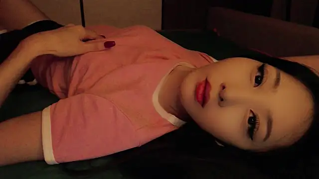 Fudzik0 online show from April 12, 2026, 5:44 am