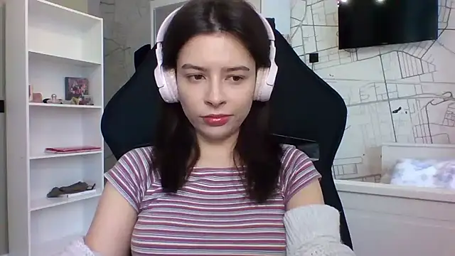 LariceSexy online show from November 27, 2025, 1:11 pm