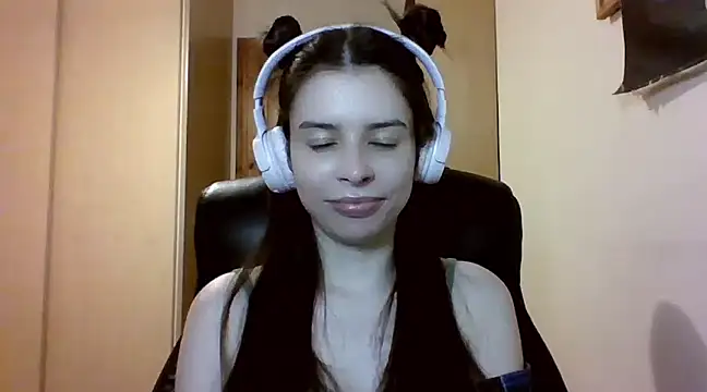 Snapshot of LariceSexy chatting on March 18, 2025, 7:22 pm LariceSexy online show from March 18, 2025, 7:22 pm