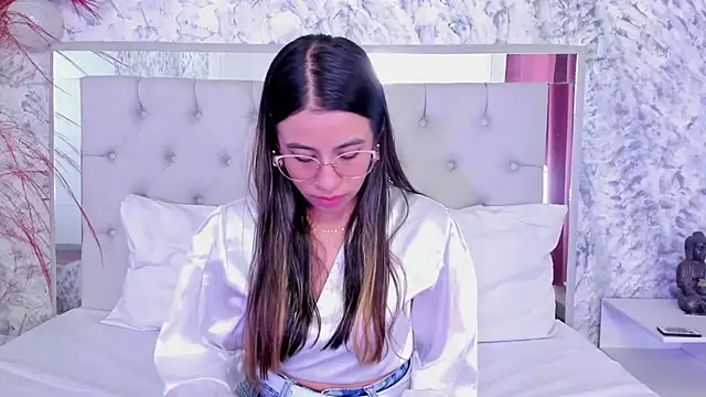 Ariana greenblat online show from February 4, 2026, 4:24 pm