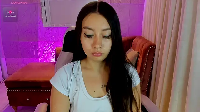 Snapshot of miss_isabella_m chatting on February 18, 2026, 1:29 pm miss isabella m online show from February 18, 2026, 1:29 pm