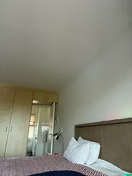 Snapshot of ZinaFreak chatting on November 9, 2025, 2:21 pm ZinaFreak online show from November 9, 2025, 2:21 pm