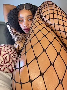 Snapshot of ZinaFreak chatting on November 10, 2025, 2:27 am ZinaFreak online show from November 10, 2025, 2:27 am