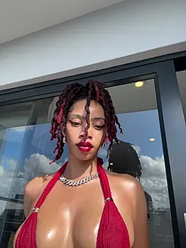 Snapshot of ZinaFreak chatting on November 19, 2025, 1:33 pm ZinaFreak online show from November 19, 2025, 1:33 pm