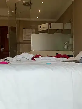 Snapshot of ZinaFreak chatting on October 17, 2025, 1:35 pm ZinaFreak online show from October 17, 2025, 1:35 pm