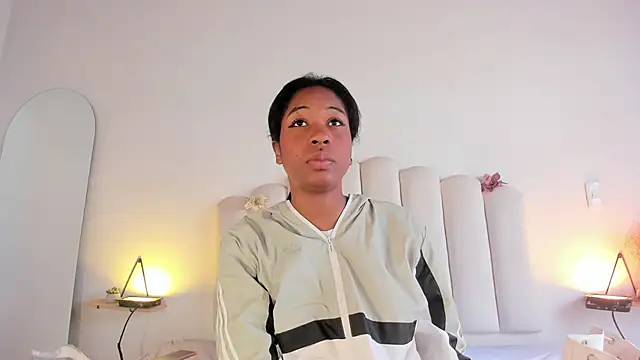 Snapshot of Zaira_Rose_ chatting on January 14, 2026, 1:37 pm Zaira Rose online show from January 14, 2026, 1:37 pm