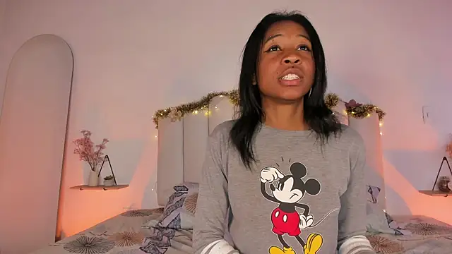 Snapshot of Zaira_Rose_ chatting on December 22, 2025, 3:01 pm Zaira Rose online show from December 22, 2025, 3:01 pm