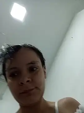 Snapshot of Ariasmithog chatting on December 22, 2025, 11:05 pm Ariasmithog online show from December 22, 2025, 11:05 pm