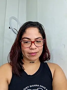 Snapshot of hornny_cougar chatting on November 30, 2025, 12:11 am hornny cougar online show from November 30, 2025, 12:11 am