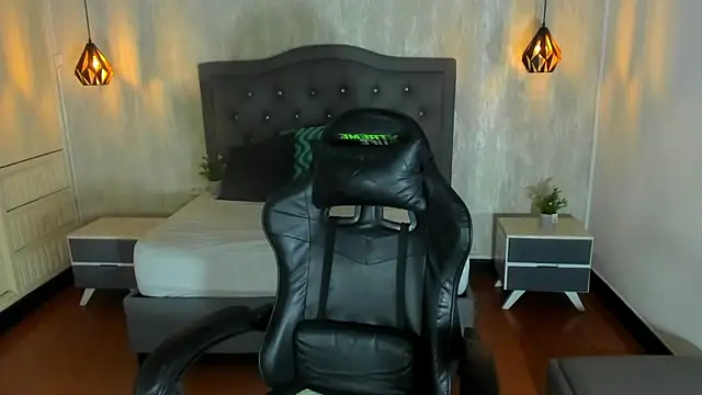 Snapshot of Hadley_ chatting on February 10, 2026, 3:05 am Hadley online show from February 10, 2026, 3:05 am