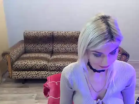 Snapshot of SexyBeatriice chatting on December 2, 2025, 7:32 am SexyBeatriice online show from December 2, 2025, 7:32 am