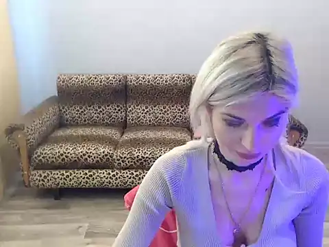 Snapshot of SexyBeatriice chatting on November 25, 2025, 7:19 am SexyBeatriice online show from November 25, 2025, 7:19 am