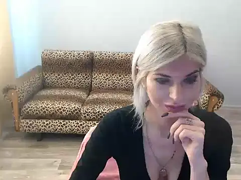 Snapshot of SexyBeatriice chatting on November 4, 2025, 7:12 am SexyBeatriice online show from November 4, 2025, 7:12 am