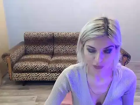 Snapshot of SexyBeatriice chatting on November 28, 2025, 7:30 am SexyBeatriice online show from November 28, 2025, 7:30 am