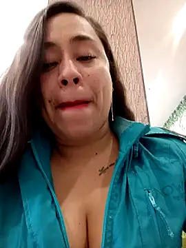 kamila lovee online show from November 6, 2025, 7:29 pm