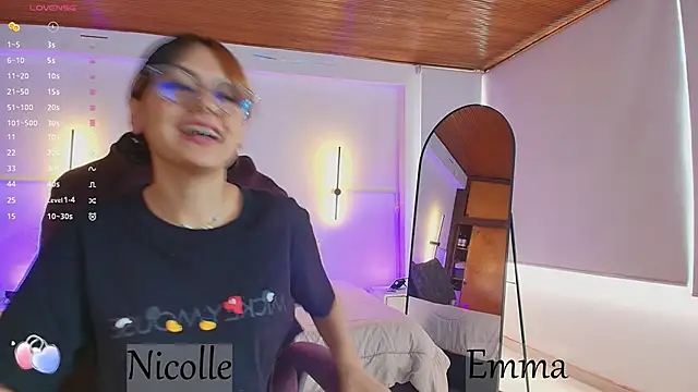  Emma11 online show from March 3, 2025, 7:39 pm
