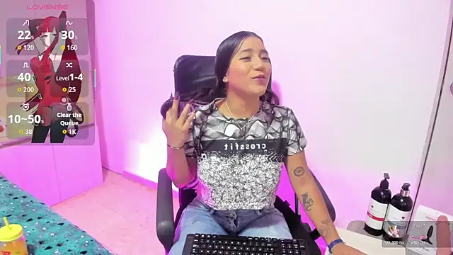 Snapshot of CandyyMaria chatting on November 12, 2025, 8:01 pm CandyyMaria online show from November 12, 2025, 8:01 pm