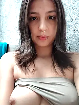 Maiden-Hot online show from April 2, 2026, 9:10 pm