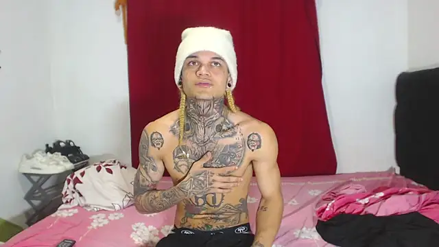hot man05 online show from January 29, 2025, 3:22 am