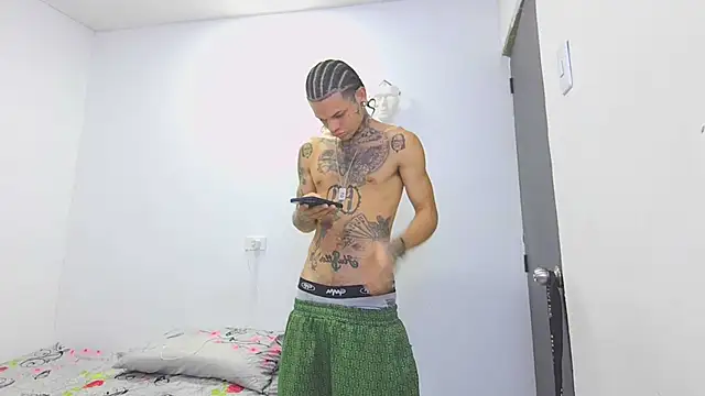 Snapshot of hot_man05 chatting on February 12, 2026, 5:29 am hot man05 online show from February 12, 2026, 5:29 am