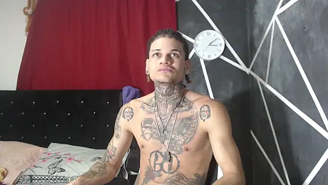 Snapshot of hot_man05 chatting on October 11, 2025, 12:00 am hot man05 online show from October 11, 2025, 12:00 am