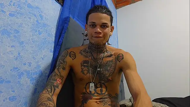 Snapshot of hot_man05 chatting on December 21, 2025, 11:27 pm hot man05 online show from December 21, 2025, 11:27 pm