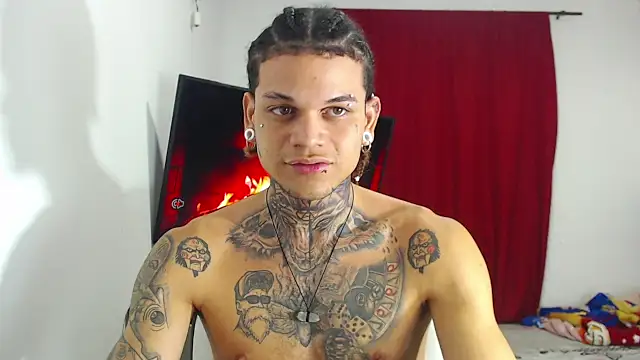 Snapshot of hot_man05 chatting on October 16, 2025, 4:10 am hot man05 online show from October 16, 2025, 4:10 am