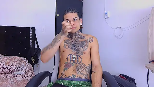 Snapshot of hot_man05 chatting on October 30, 2025, 9:11 pm hot man05 online show from October 30, 2025, 9:11 pm