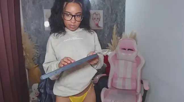 Snapshot of dulcetaylorss chatting on February 27, 2025, 3:59 pm dulcetaylorss online show from February 27, 2025, 3:59 pm