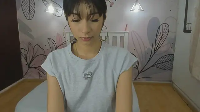 Snapshot of mia_vanucci1 chatting on March 18, 2025, 12:28 pm mia vanucci1 online show from March 18, 2025, 12:28 pm
